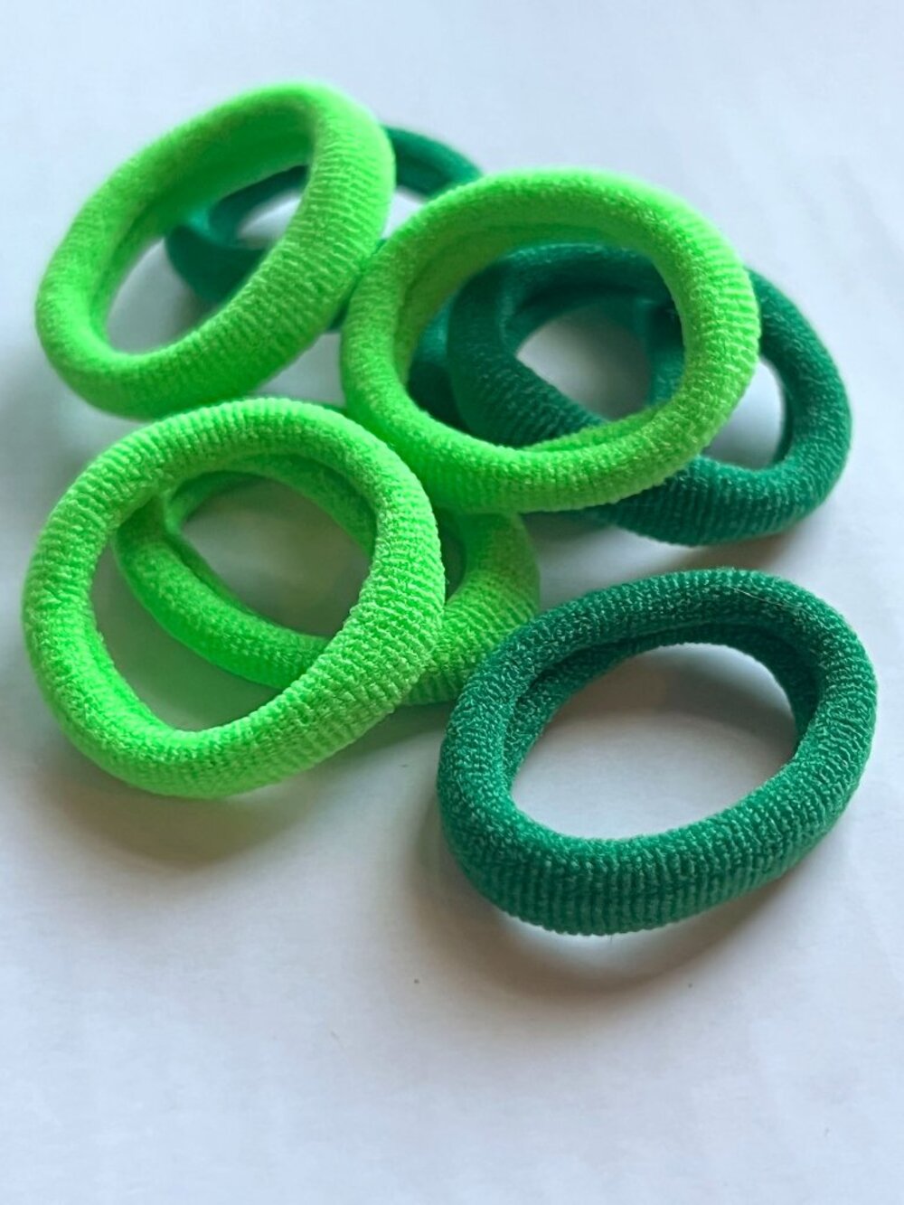 Green hair elastics NWOT *free in bundle*